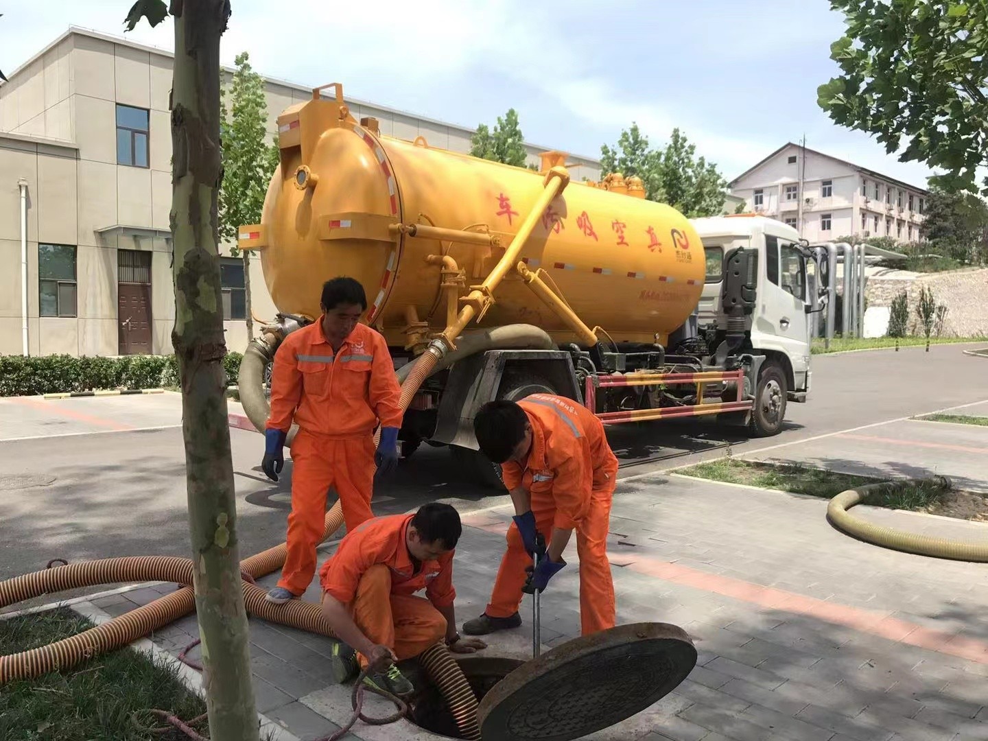 高邮化粪池清理与5-8吨吸粪车施工效率分析